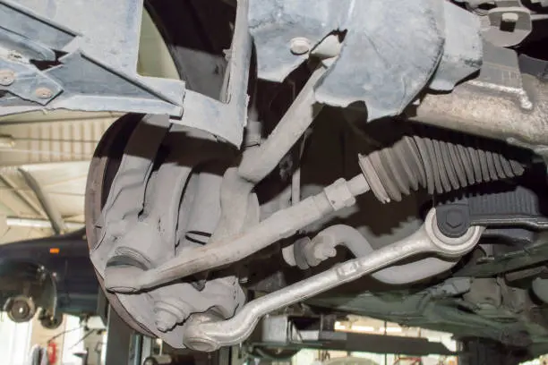 過小評価されているシャーシの「サイレンサー」: スタビライザー ブッシュがプレミアムなドライビングフィールを形作る仕組み